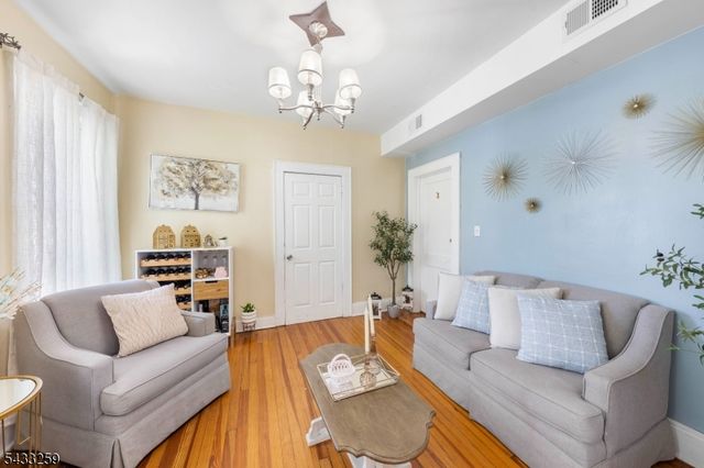 1058 Fanny St, Elizabeth City, NJ 07201