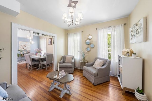 1058 Fanny St, Elizabeth City, NJ 07201