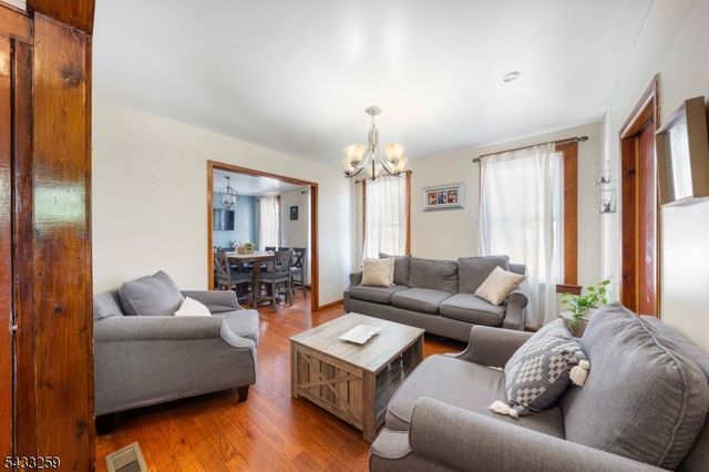1058 Fanny St, Elizabeth City, NJ 07201
