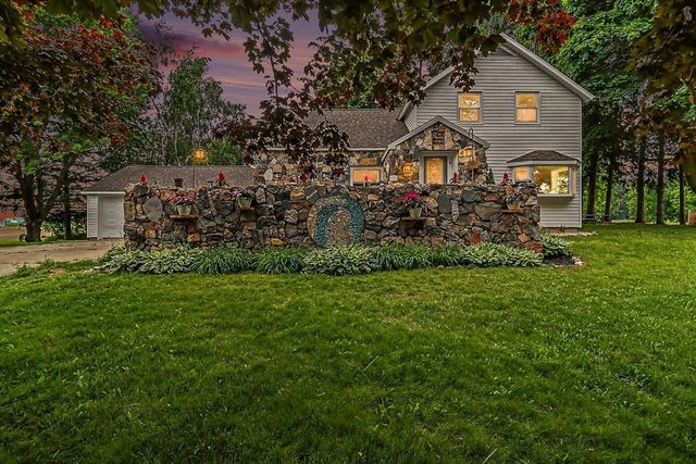 6301 S Stiles Road, Pentwater, MI 49449