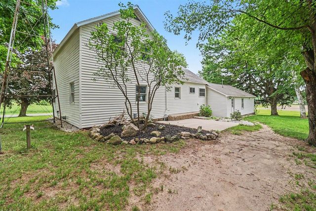 6301 S Stiles Road, Pentwater, MI 49449