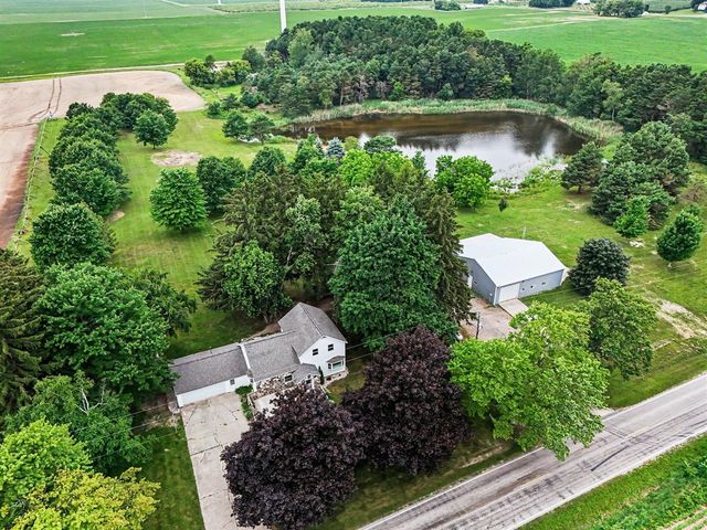 6301 S Stiles Road, Pentwater, MI 49449