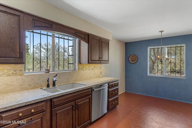932 W San Martin Drive, Tucson, AZ 85704