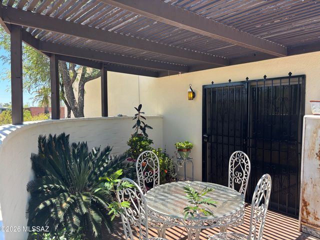 932 W San Martin Drive, Tucson, AZ 85704