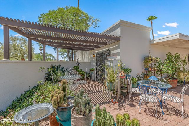 932 W San Martin Drive, Tucson, AZ 85704