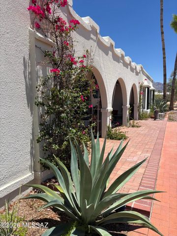 932 W San Martin Drive, Tucson, AZ 85704