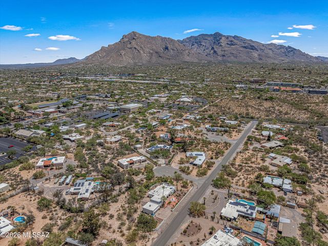 932 W San Martin Drive, Tucson, AZ 85704