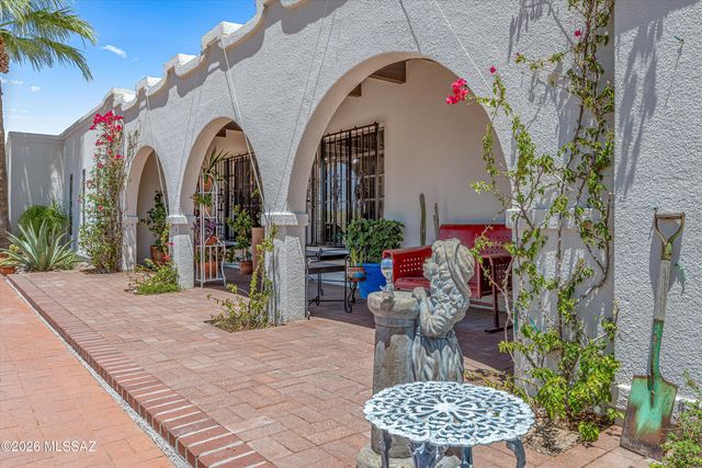 932 W San Martin Drive, Tucson, AZ 85704