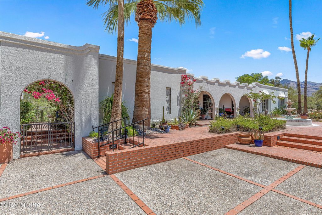 932 W San Martin Drive, Tucson, AZ 85704