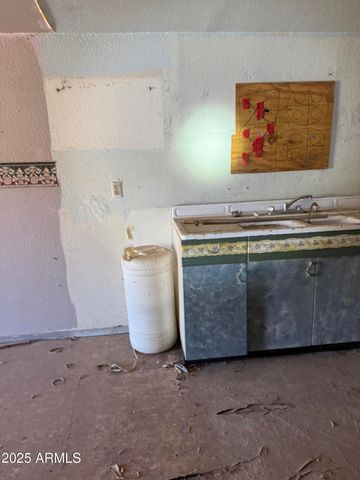 645 W SONORA Street, Superior, AZ 85173