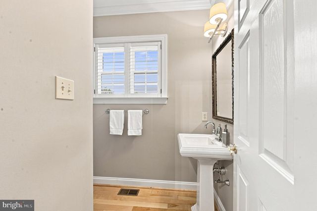 501 MAHONEY DR, Downingtown, PA 19335