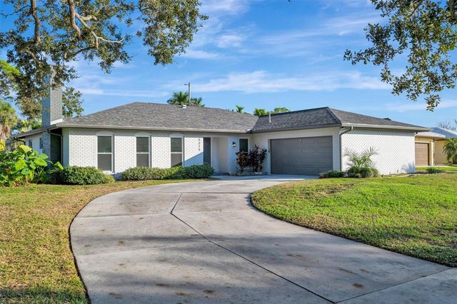 5215 DENVER STREET NE, St Petersburg, FL 33703