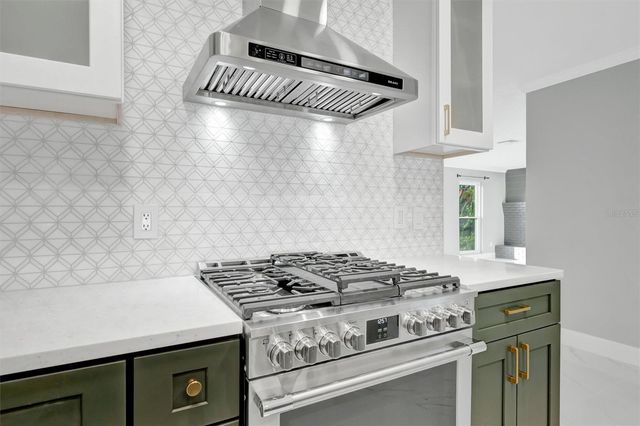 5215 DENVER STREET NE, St Petersburg, FL 33703