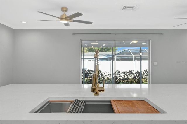 5215 DENVER STREET NE, St Petersburg, FL 33703