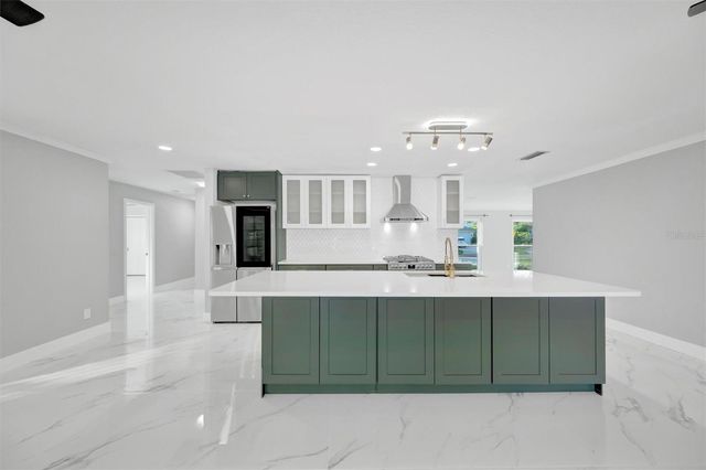 5215 DENVER STREET NE, St Petersburg, FL 33703