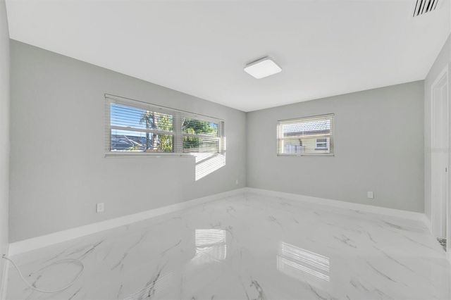 5215 DENVER STREET NE, St Petersburg, FL 33703