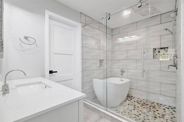 5215 DENVER STREET NE, St Petersburg, FL 33703