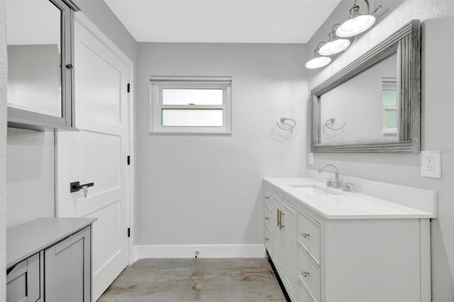 5215 DENVER STREET NE, St Petersburg, FL 33703