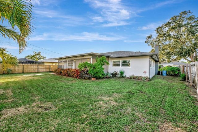 5215 DENVER STREET NE, St Petersburg, FL 33703