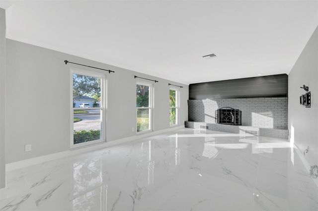 5215 DENVER STREET NE, St Petersburg, FL 33703