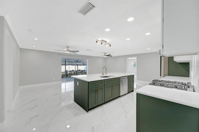 5215 DENVER STREET NE, St Petersburg, FL 33703