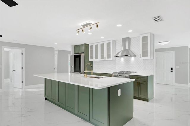 5215 DENVER STREET NE, St Petersburg, FL 33703