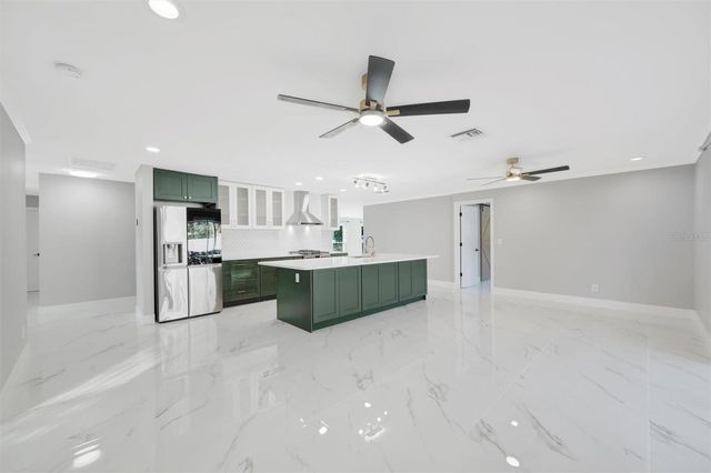 5215 DENVER STREET NE, St Petersburg, FL 33703