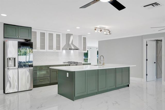 5215 DENVER STREET NE, St Petersburg, FL 33703