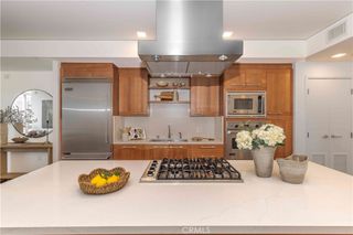 9 MacArthur Place 806, Santa Ana, CA 92707