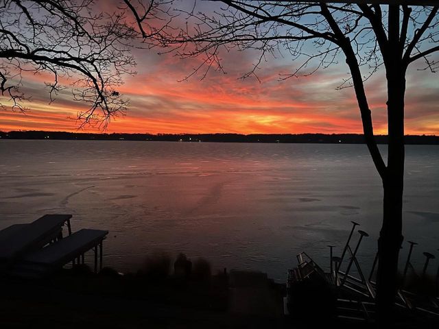 4222 Maple DRIVE, Delavan, WI 53115