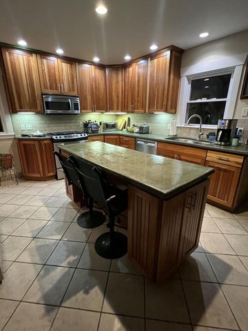 4222 Maple DRIVE, Delavan, WI 53115