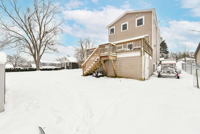 4222 Maple DRIVE, Delavan, WI 53115