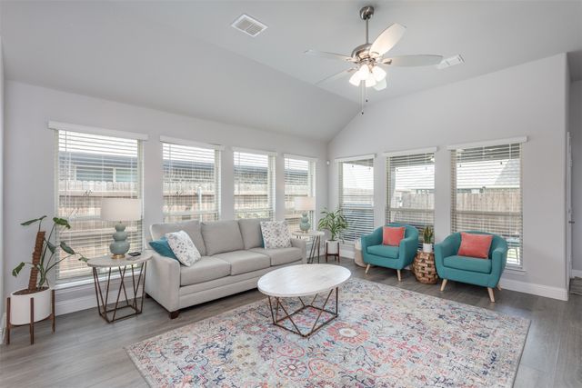 204 Garden Grove Drive, Waxahachie, TX 75165