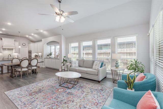 204 Garden Grove Drive, Waxahachie, TX 75165
