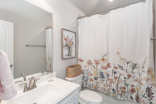 204 Garden Grove Drive, Waxahachie, TX 75165