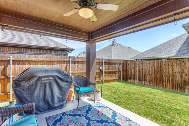 204 Garden Grove Drive, Waxahachie, TX 75165