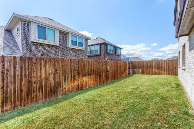 204 Garden Grove Drive, Waxahachie, TX 75165