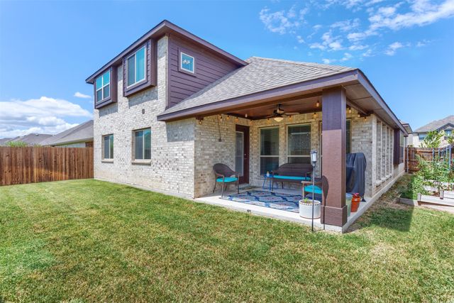 204 Garden Grove Drive, Waxahachie, TX 75165