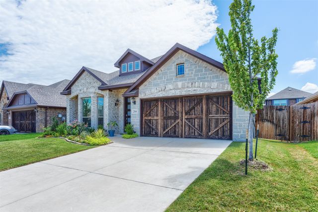 204 Garden Grove Drive, Waxahachie, TX 75165
