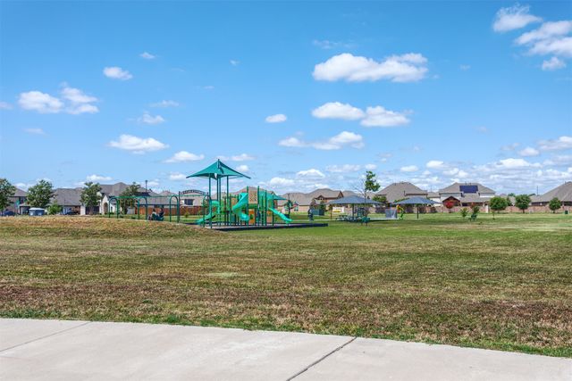 204 Garden Grove Drive, Waxahachie, TX 75165