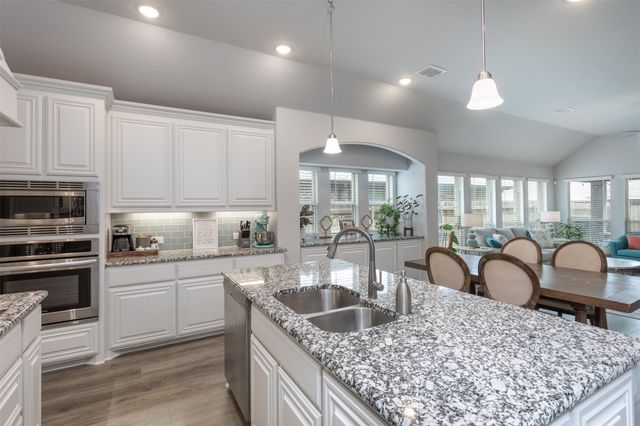 204 Garden Grove Drive, Waxahachie, TX 75165