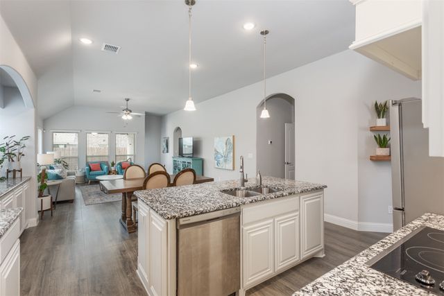204 Garden Grove Drive, Waxahachie, TX 75165