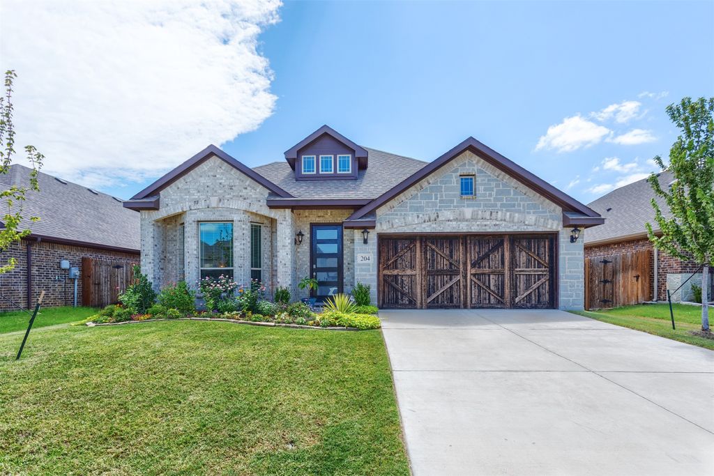 204 Garden Grove Drive, Waxahachie, TX 75165