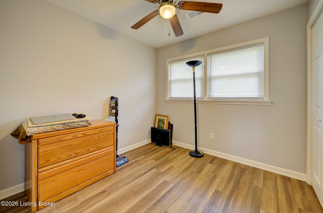 6114 Cooper Chapel Rd, Louisville, KY 40229