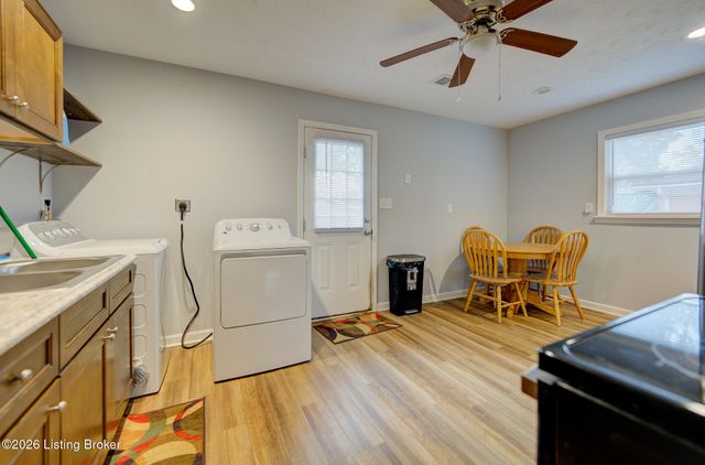 6114 Cooper Chapel Rd, Louisville, KY 40229
