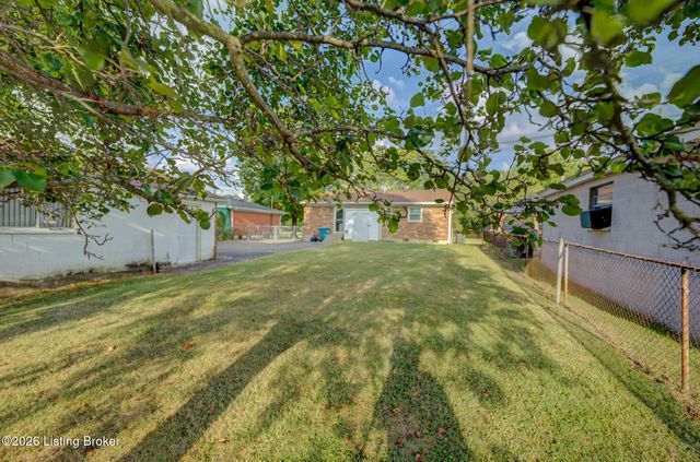 6114 Cooper Chapel Rd, Louisville, KY 40229