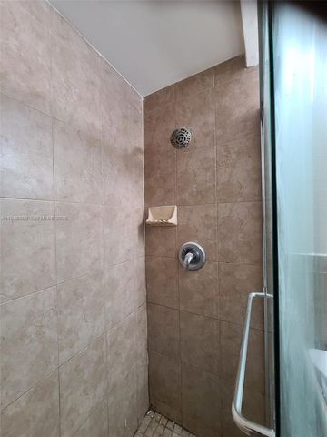 2424 SE 17th Cswy 114B, Fort Lauderdale, FL 33316