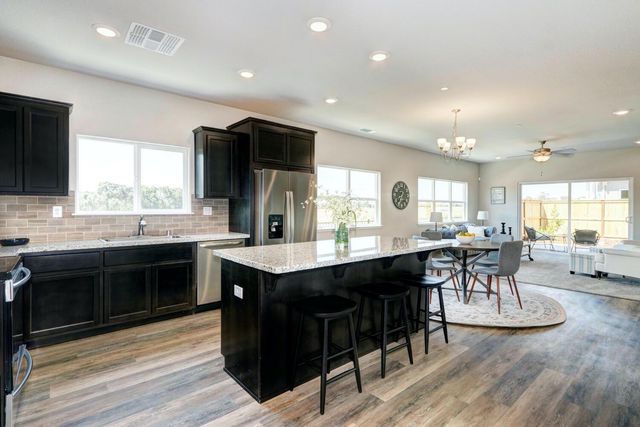 1144 Palmer Rd, Galt, CA 95632