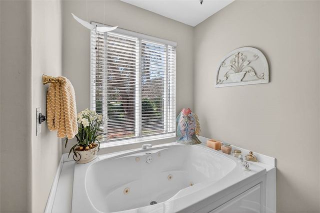 214 W Davis Cup Court, St Simons Island, GA 31522