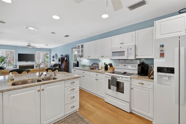 214 W Davis Cup Court, St Simons Island, GA 31522